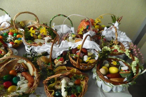 Święcenie pokarmów w koszyczkach